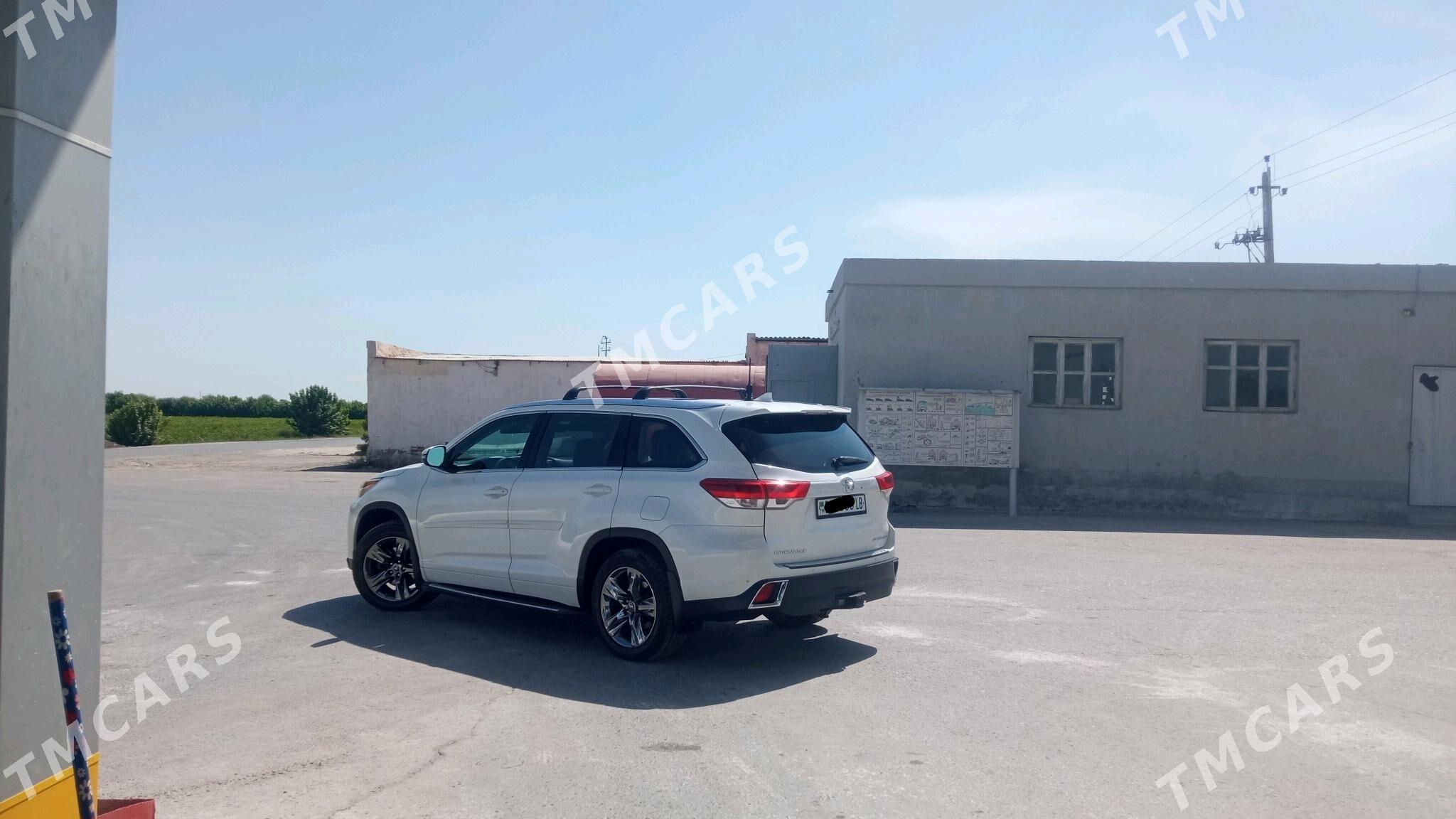 Toyota Highlander 2019 - 560 000 TMT - Туркменабат - img 3