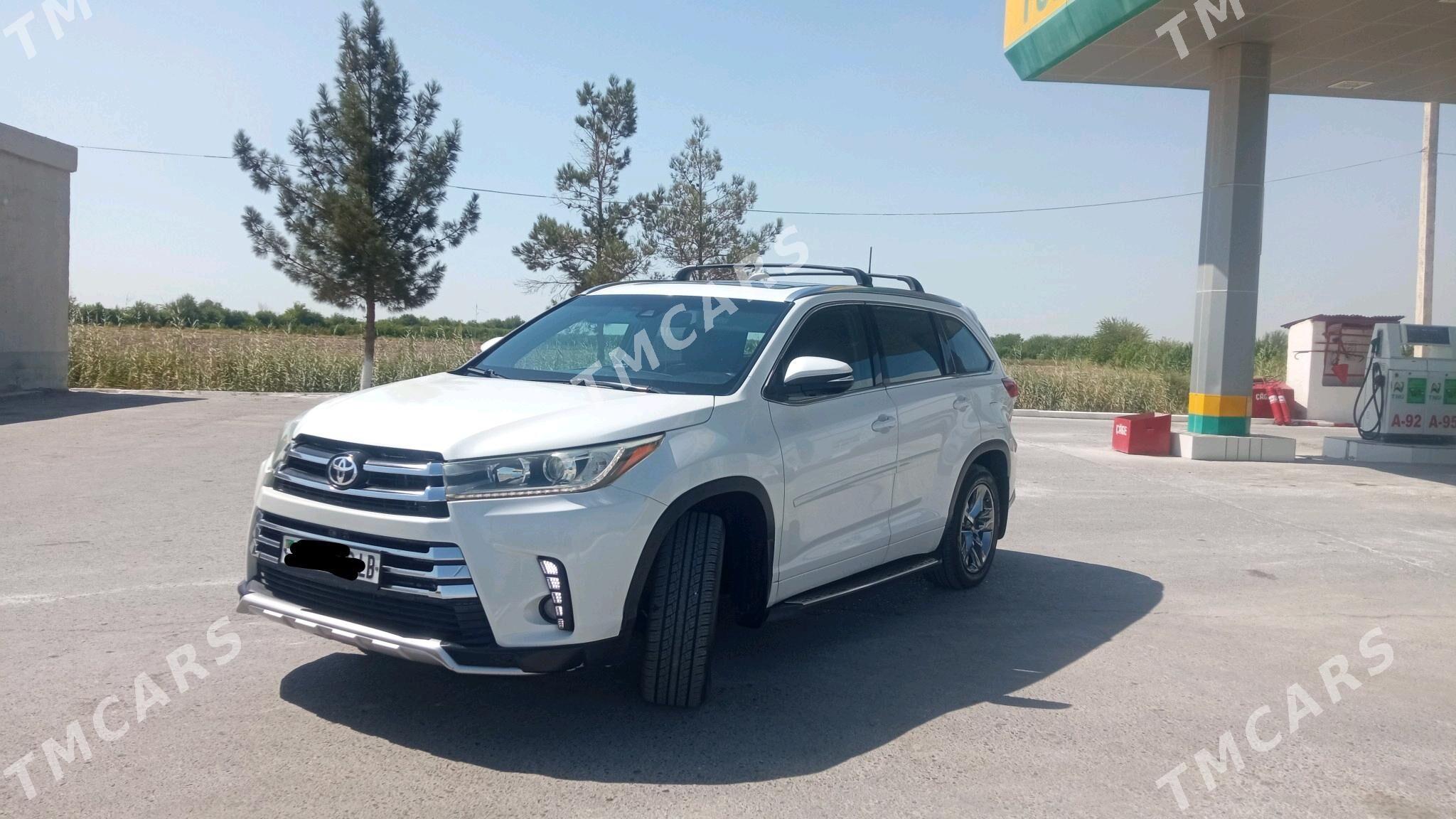 Toyota Highlander 2019 - 560 000 TMT - Туркменабат - img 2