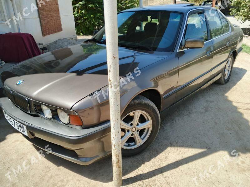BMW 528 1988 - 49 000 TMT - Mary - img 10