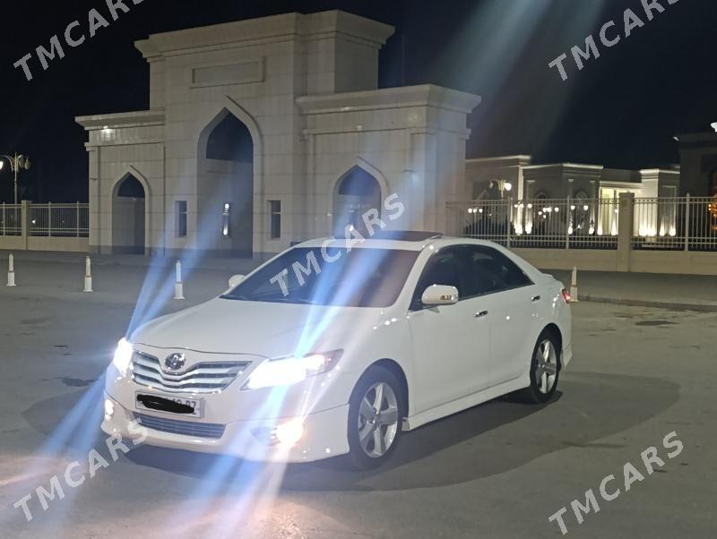 Toyota Camry 2010 - 215 000 TMT - Дашогуз - img 3