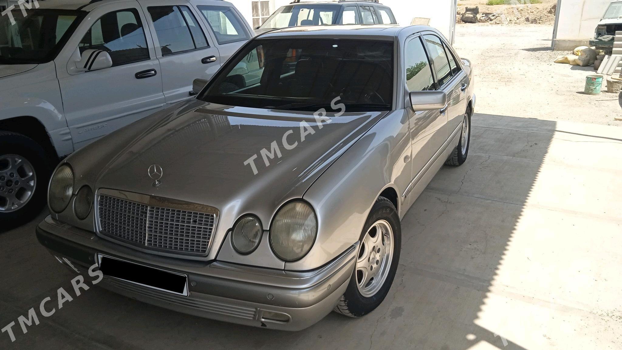 Mercedes-Benz E320 1999 - 100 000 TMT - Теджен - img 2