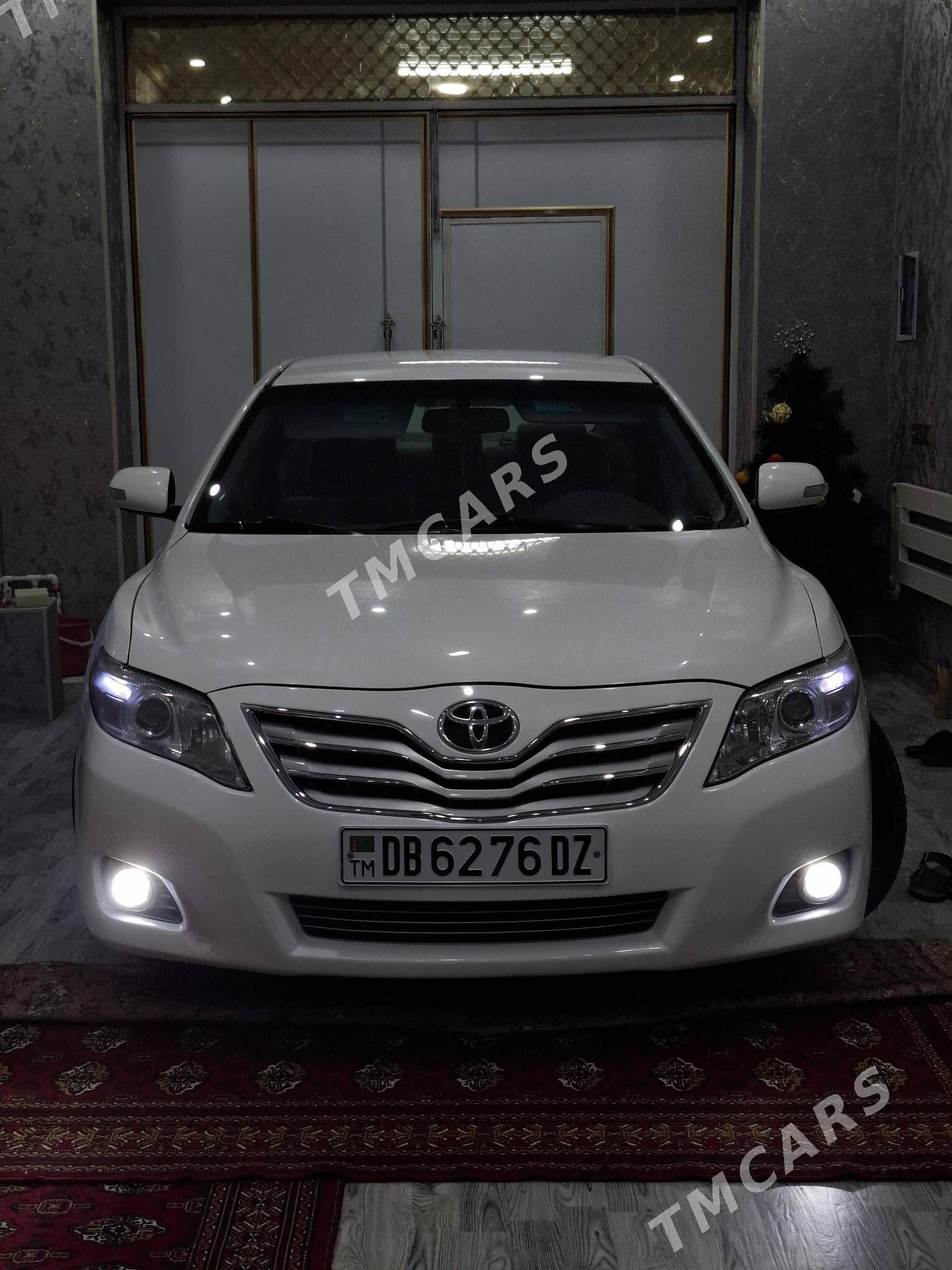 Toyota Camry 2010 - 200 000 TMT - Кёнеургенч - img 3