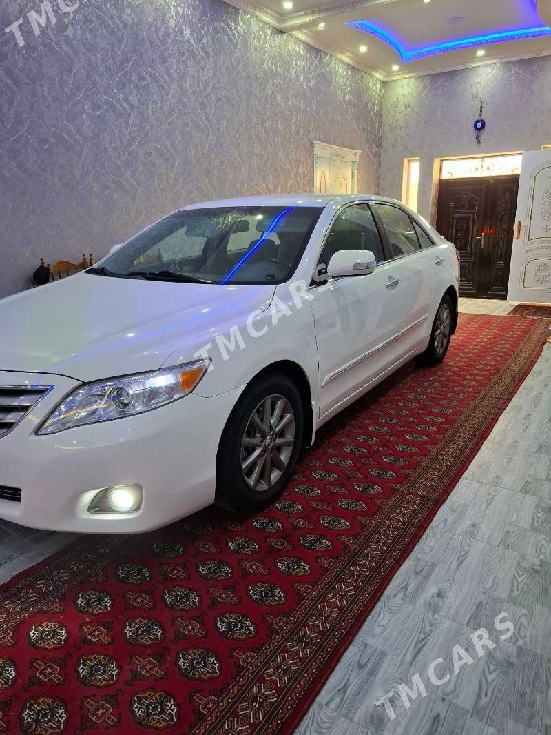 Toyota Camry 2010 - 200 000 TMT - Кёнеургенч - img 4