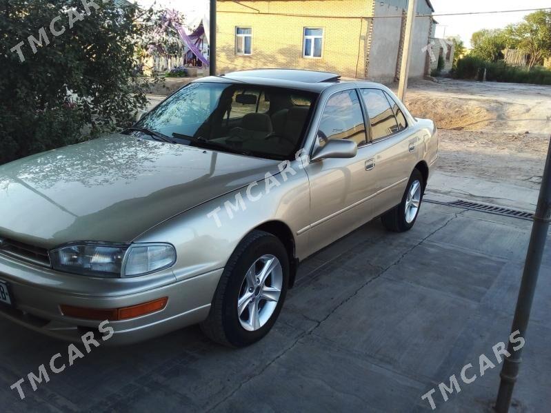 Toyota Camry 1995 - 95 000 TMT - Saýat - img 2