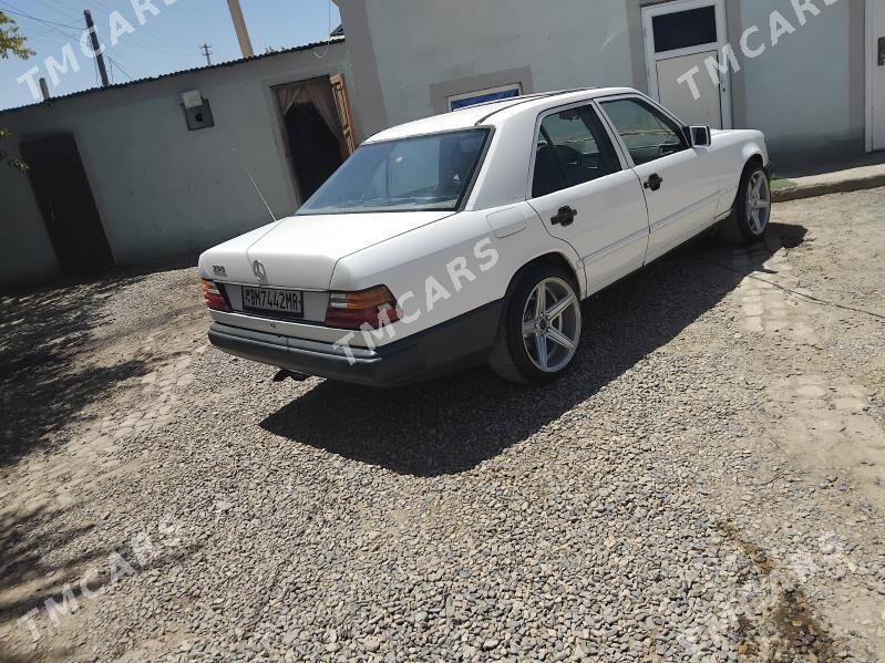 Mercedes-Benz 300E 1986 - 30 000 TMT - Mary - img 2