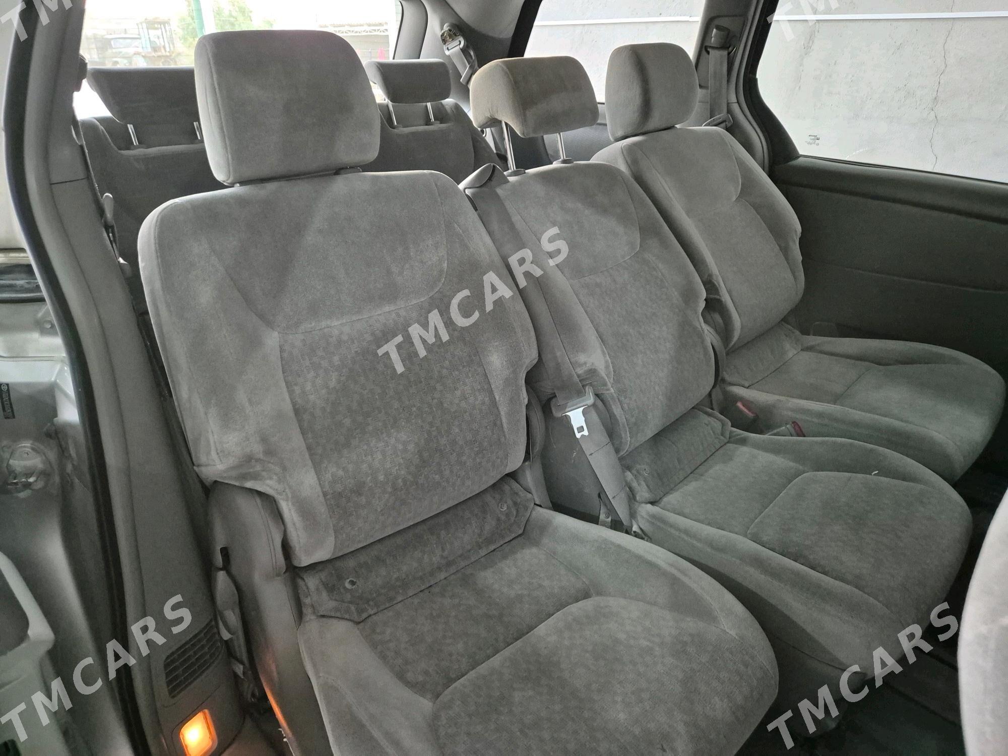 Toyota Sienna 2005 - 205 000 TMT - Гёкдепе - img 4