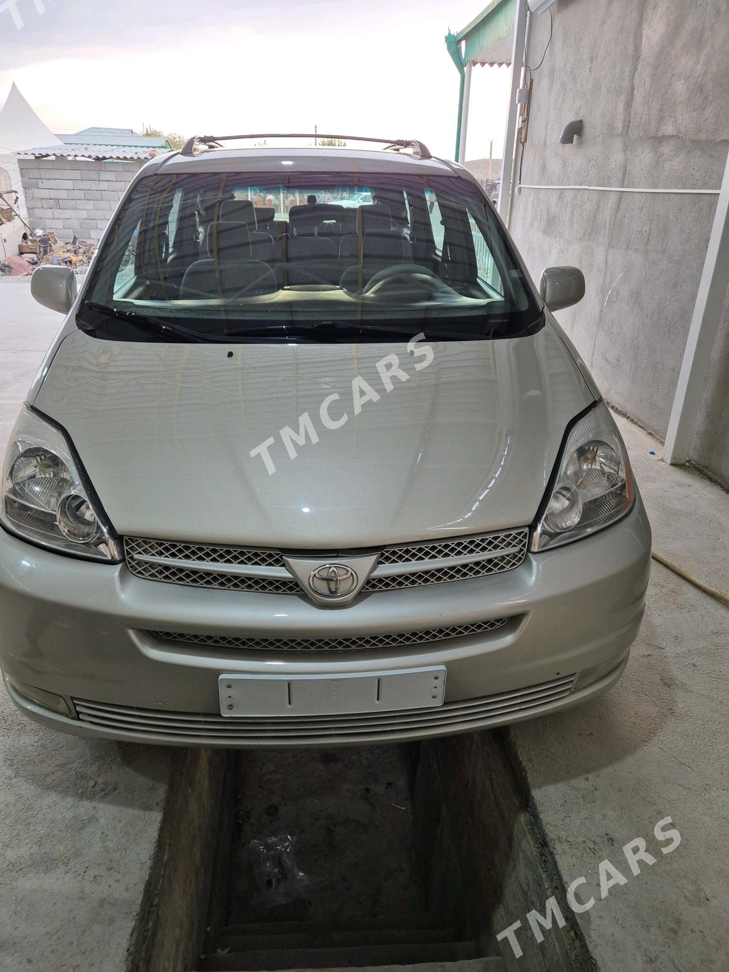 Toyota Sienna 2005 - 205 000 TMT - Гёкдепе - img 3
