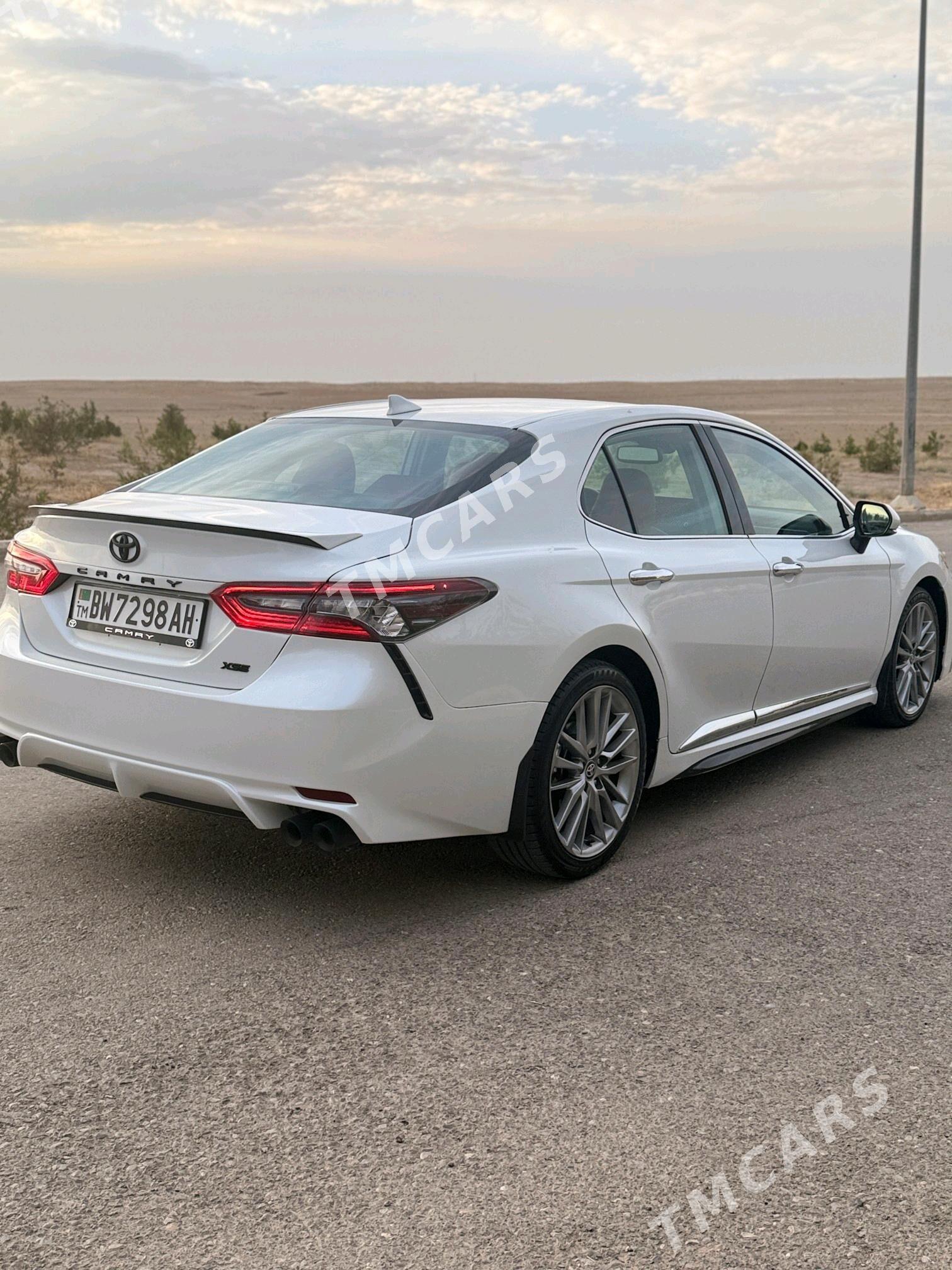Toyota Camry 2021 - 330 000 TMT - Ak bugdaý etraby - img 4