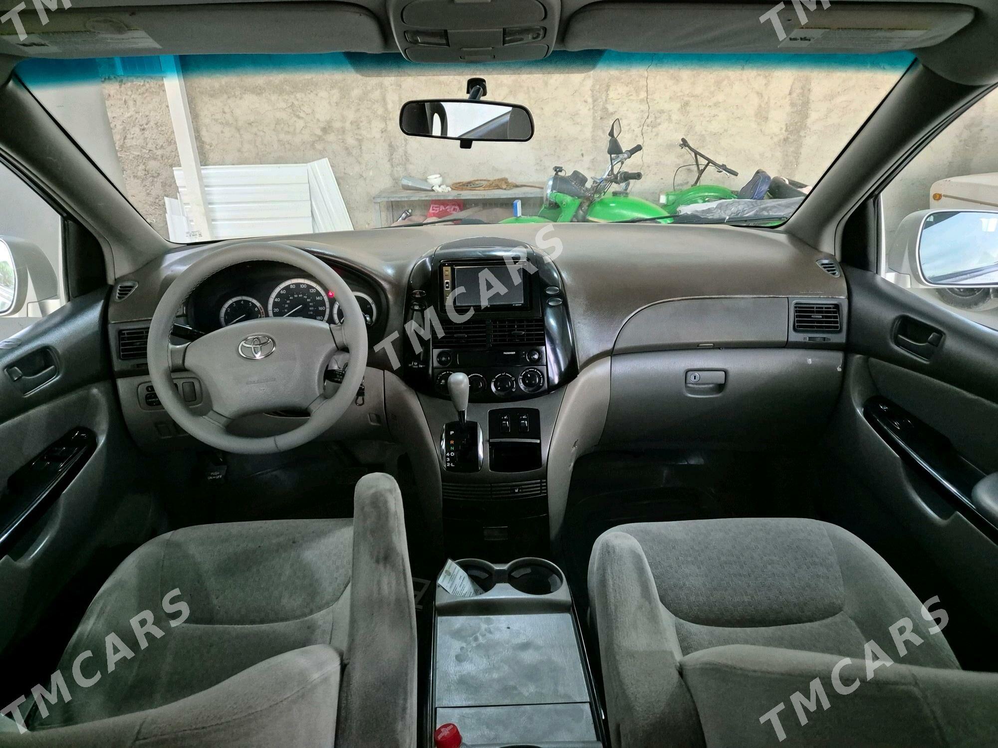 Toyota Sienna 2005 - 205 000 TMT - Гёкдепе - img 10