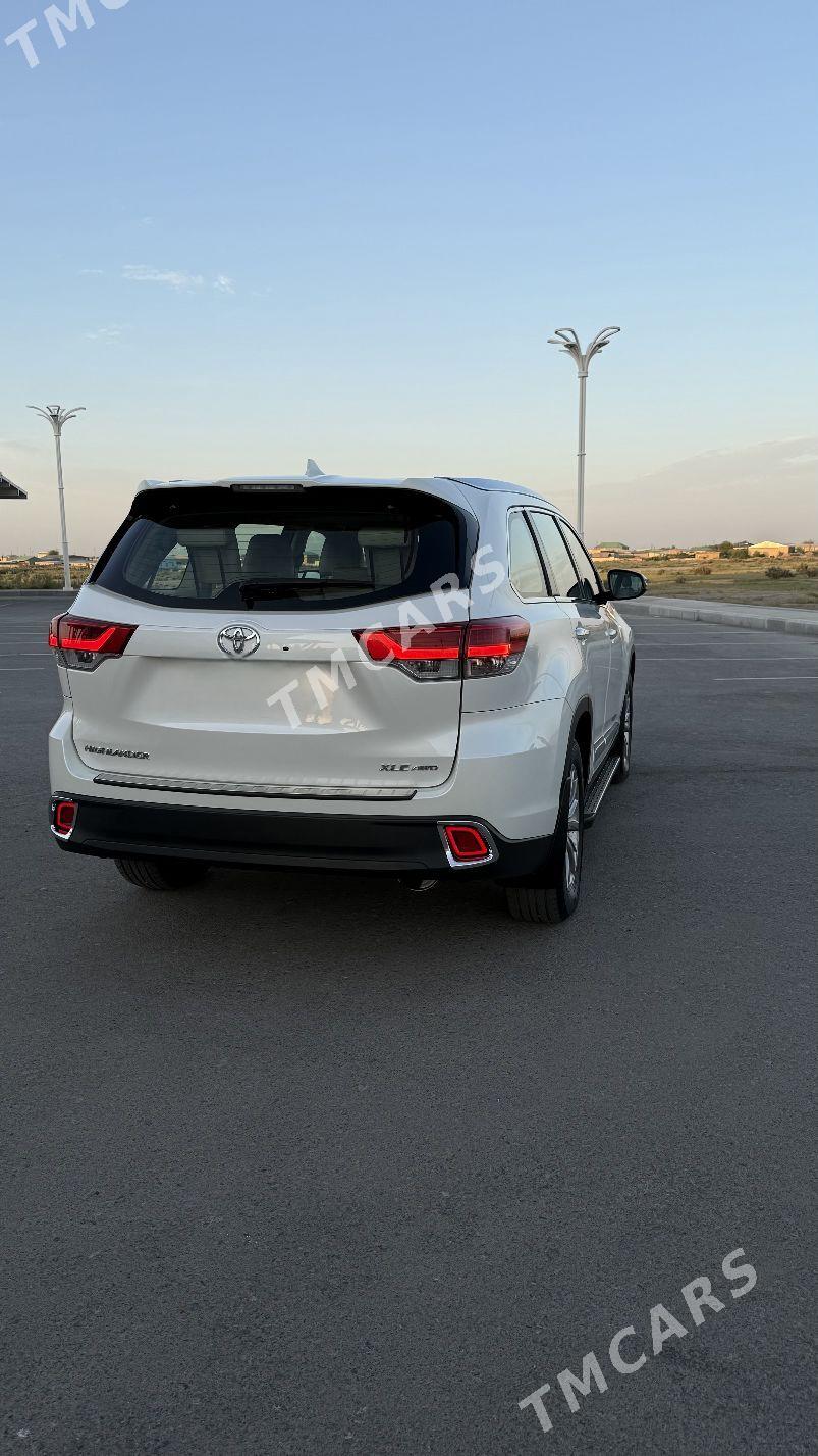 Toyota Highlander 2019 - 520 000 TMT - Туркменабат - img 2