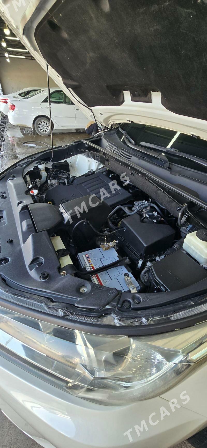 Toyota Highlander 2016 - 431 000 TMT - ул. Подвойского (Битарап Туркменистан шаёлы) - img 5