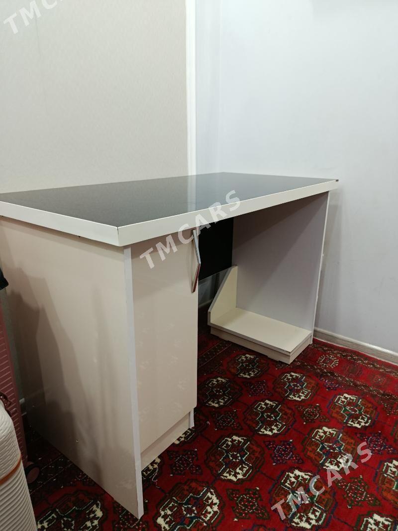 Stol - Moskowskiý köç. (10 ýyl abadançylyk şaýoly) - img 2
