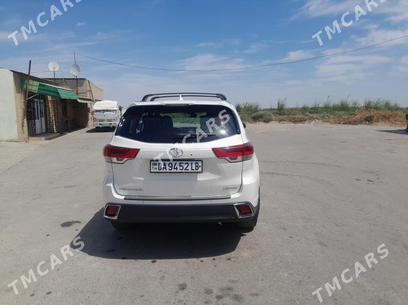 Toyota Highlander 2017 - 490 000 TMT - Туркменабат - img 2