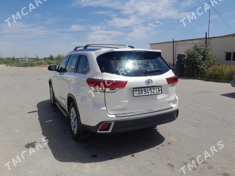 Toyota Highlander 2017 - 490 000 TMT - Туркменабат - img 3