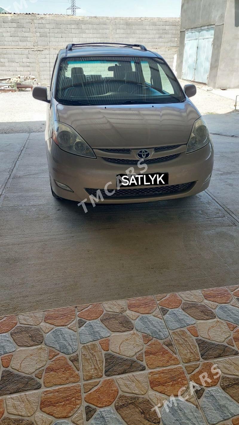 Toyota Sienna 2007 - 245 000 TMT - Gyzylarbat - img 2