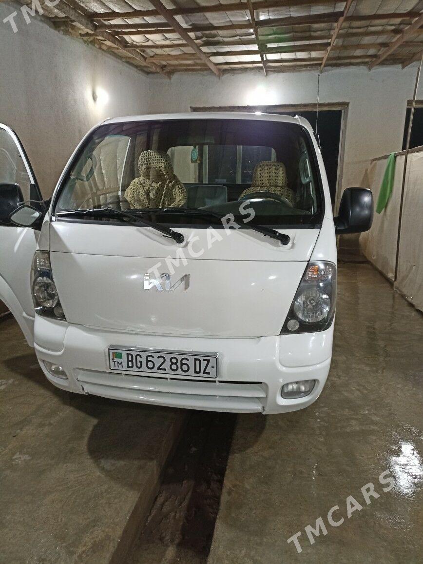 Kia Bongo 2004 - 120 000 TMT - Şabat etr. - img 2