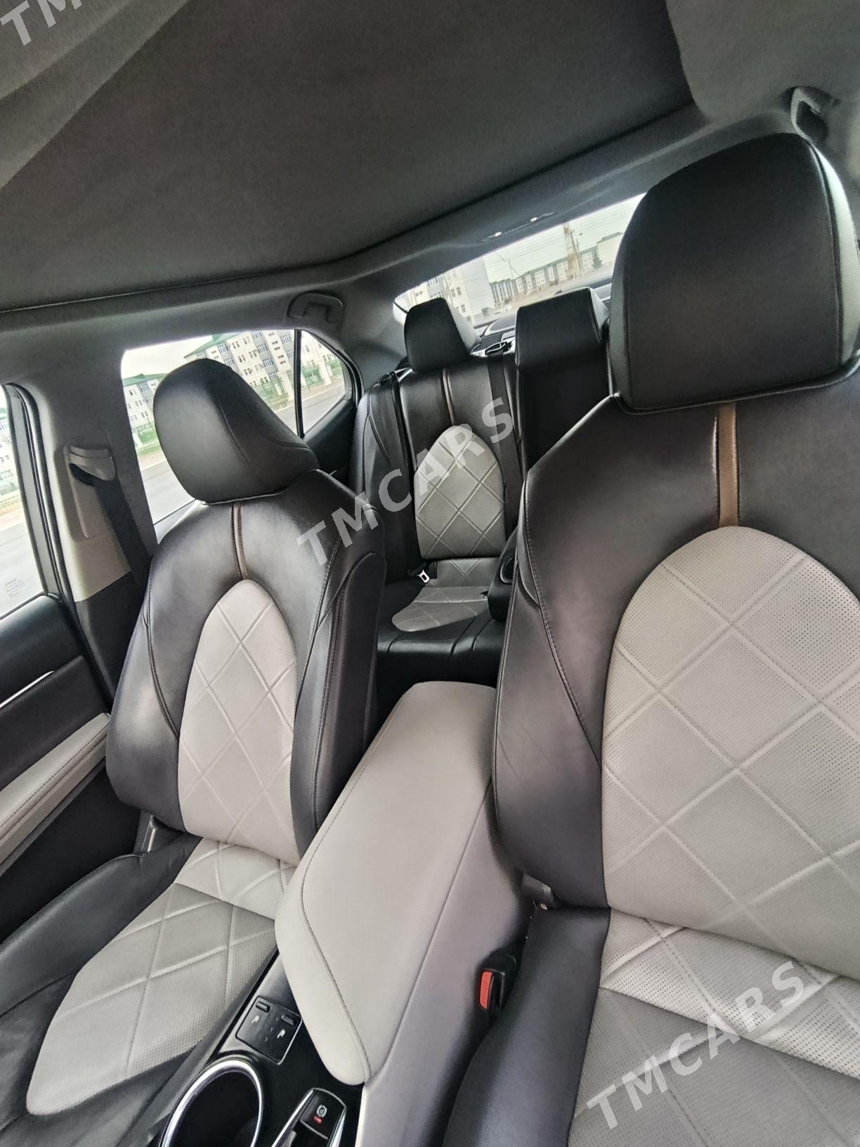 Toyota Camry 2018 - 365 000 TMT - Бузмеин ГРЭС - img 5