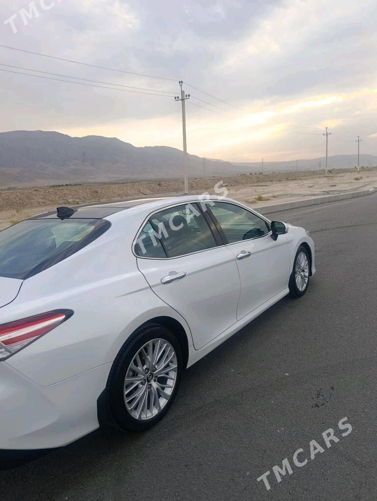 Toyota Camry 2018 - 365 000 TMT - Бузмеин ГРЭС - img 10