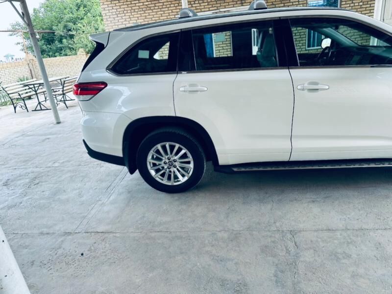 Toyota Highlander 2018 - 470 000 TMT - Байрамали - img 4