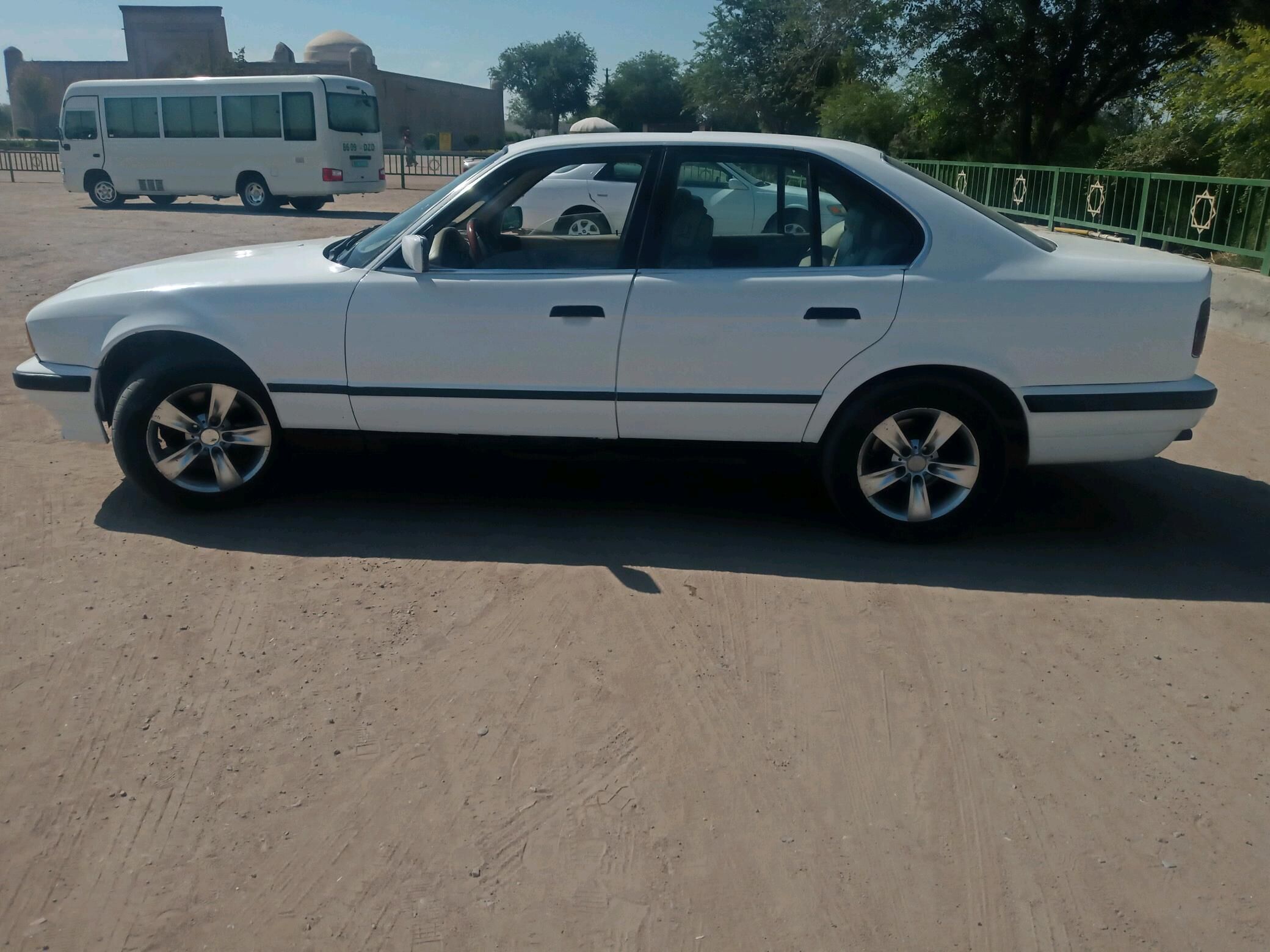 BMW 520 1991 - 45 000 TMT - Кёнеургенч - img 4