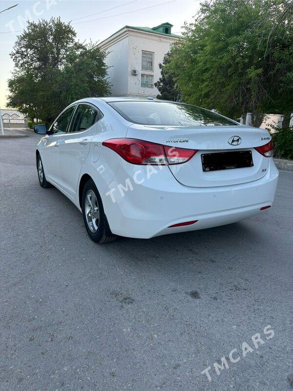 Hyundai Elantra 2011 - 168 000 TMT - Балканабат - img 3