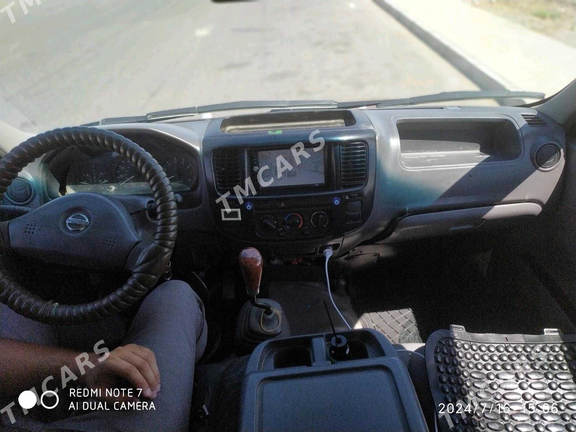 Nissan Urvan 2007 - 125 000 TMT - Мары - img 7