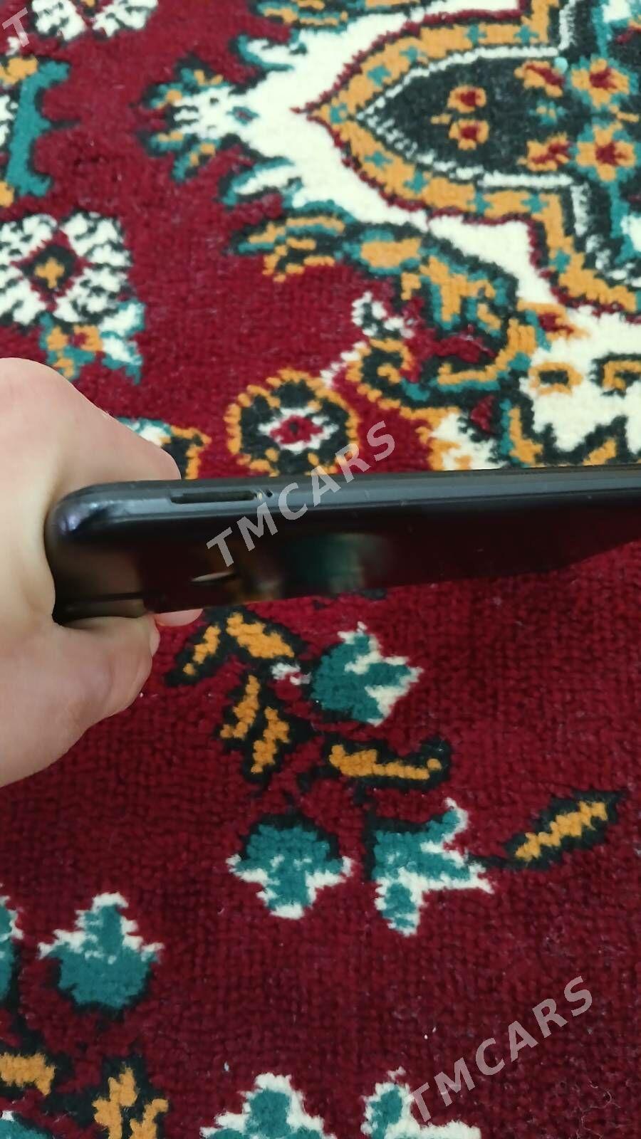 Realme C21Y  4/64 - Mary - img 3