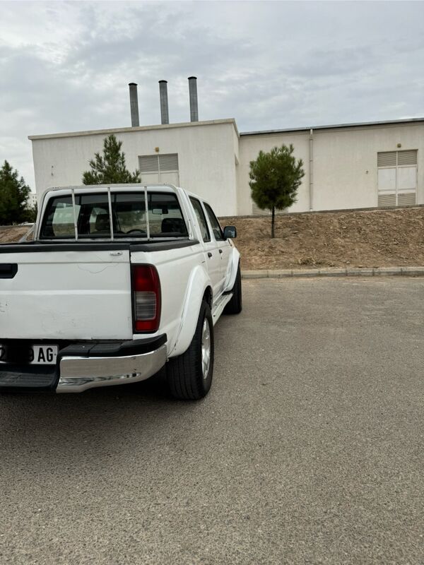 Nissan Navara 2006 - 89 000 TMT - Aşgabat - img 2