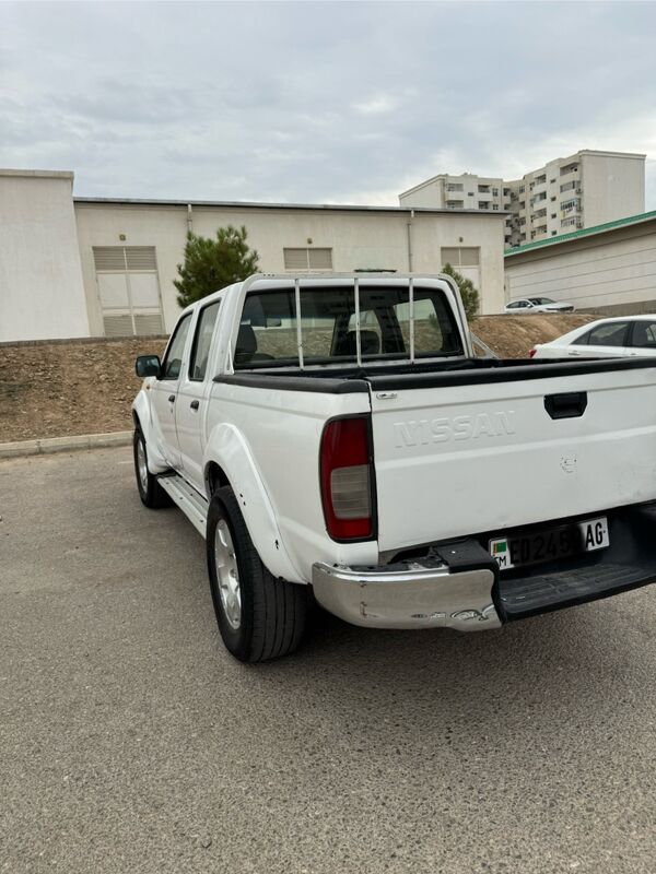 Nissan Navara 2006 - 89 000 TMT - Aşgabat - img 3