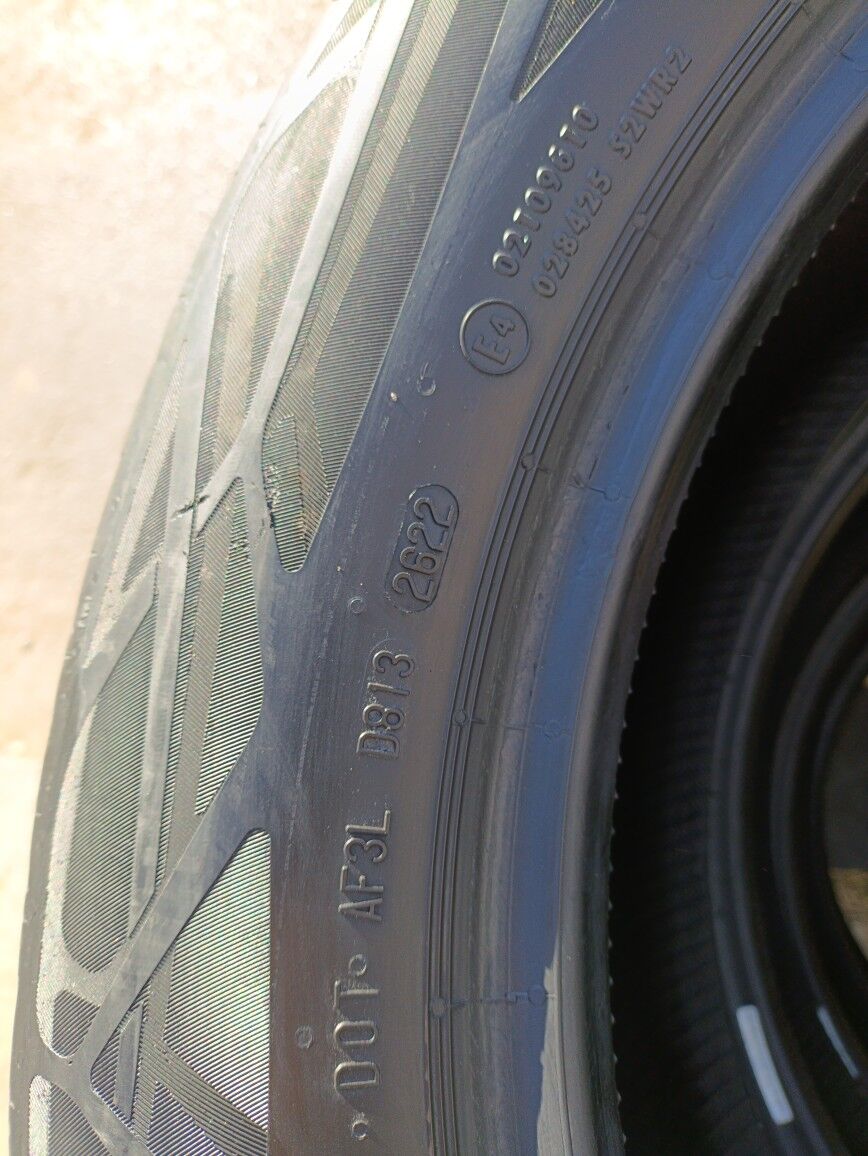 235 55 18 Continental 1 000 TMT - Bedew - img 4