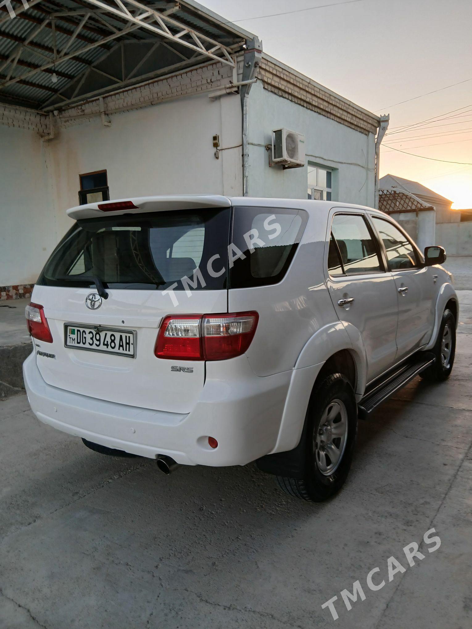 Toyota Fortuner 2012 - 260 000 TMT - Bäherden - img 3