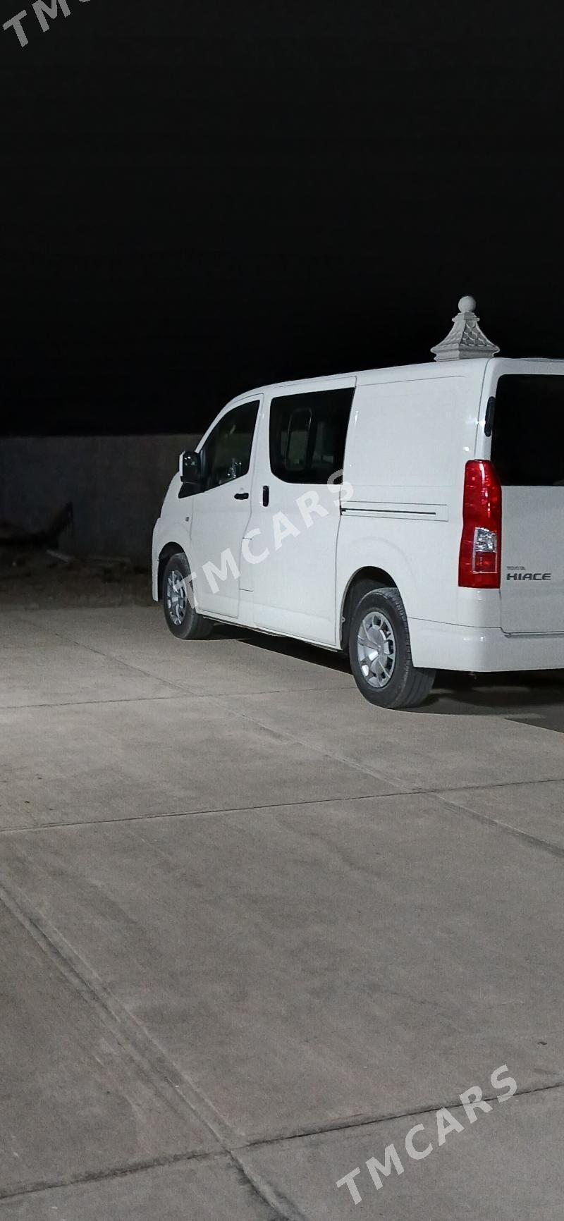 Toyota Hiace 2021 - 479 999 TMT - Aşgabat - img 5