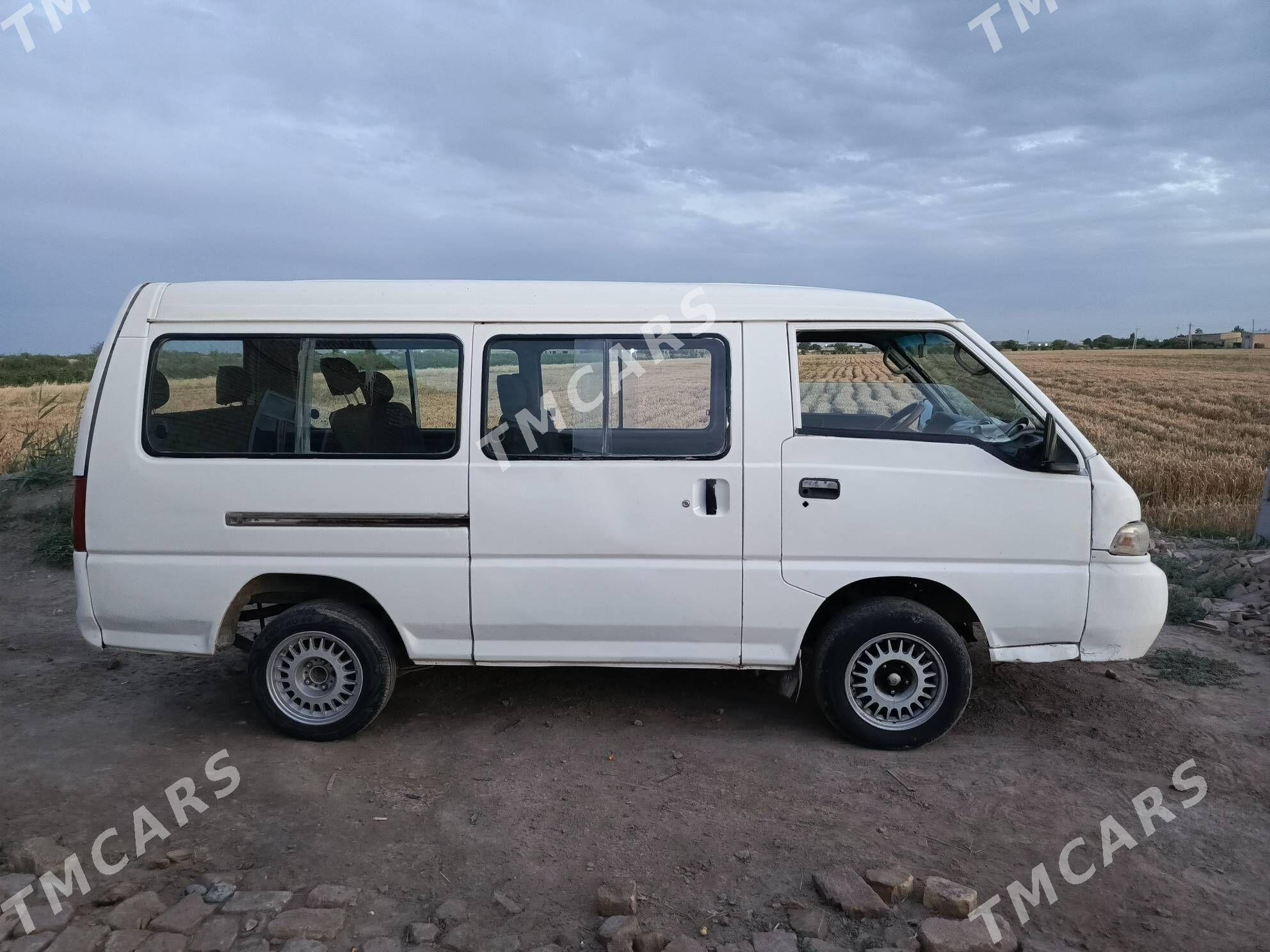 Toyota Hiace 2002 - 60 000 TMT - Туркменабат - img 3