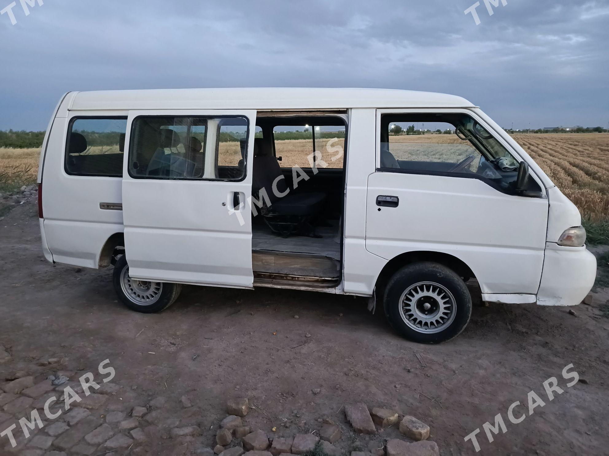 Toyota Hiace 2002 - 60 000 TMT - Туркменабат - img 6