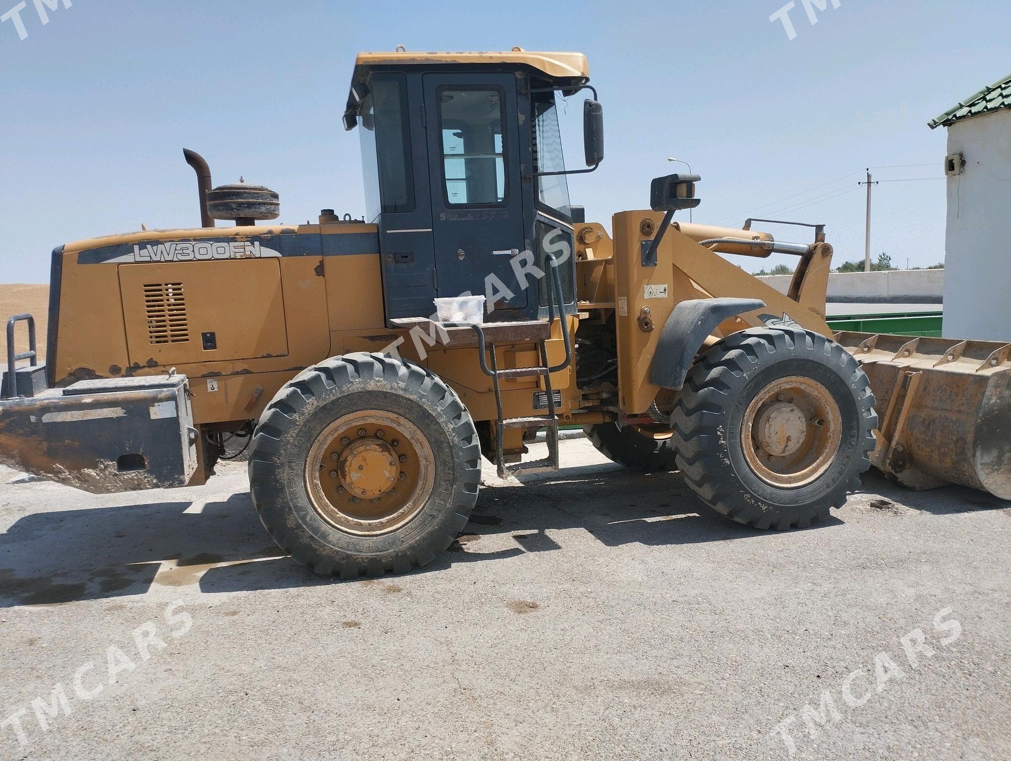XCMG LW300F 2014 - 400 000 TMT - Кака - img 4
