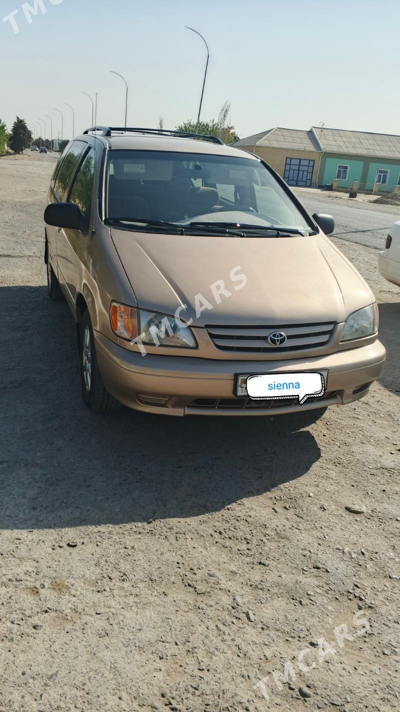 Toyota Sienna 2002 - 150 000 TMT - Farap - img 2