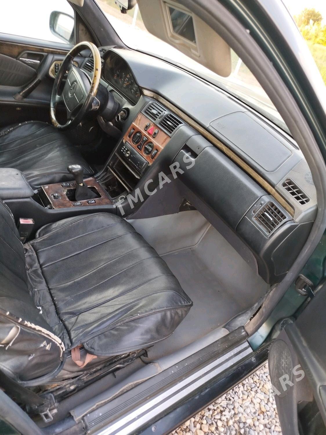 Mercedes-Benz E320 1998 - 35 000 TMT - Mary - img 6