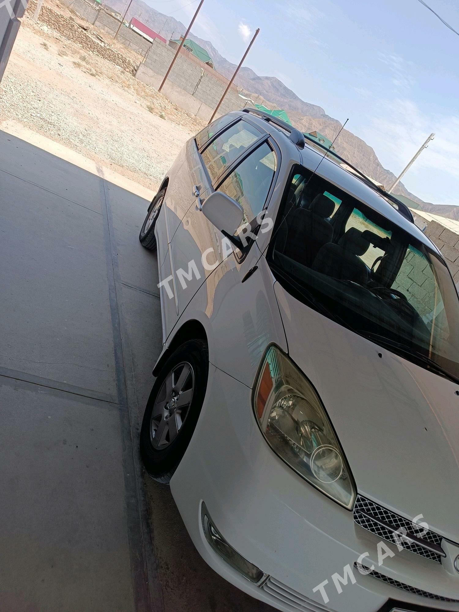 Toyota Sienna 2004 - 230 000 TMT - Balkanabat - img 6