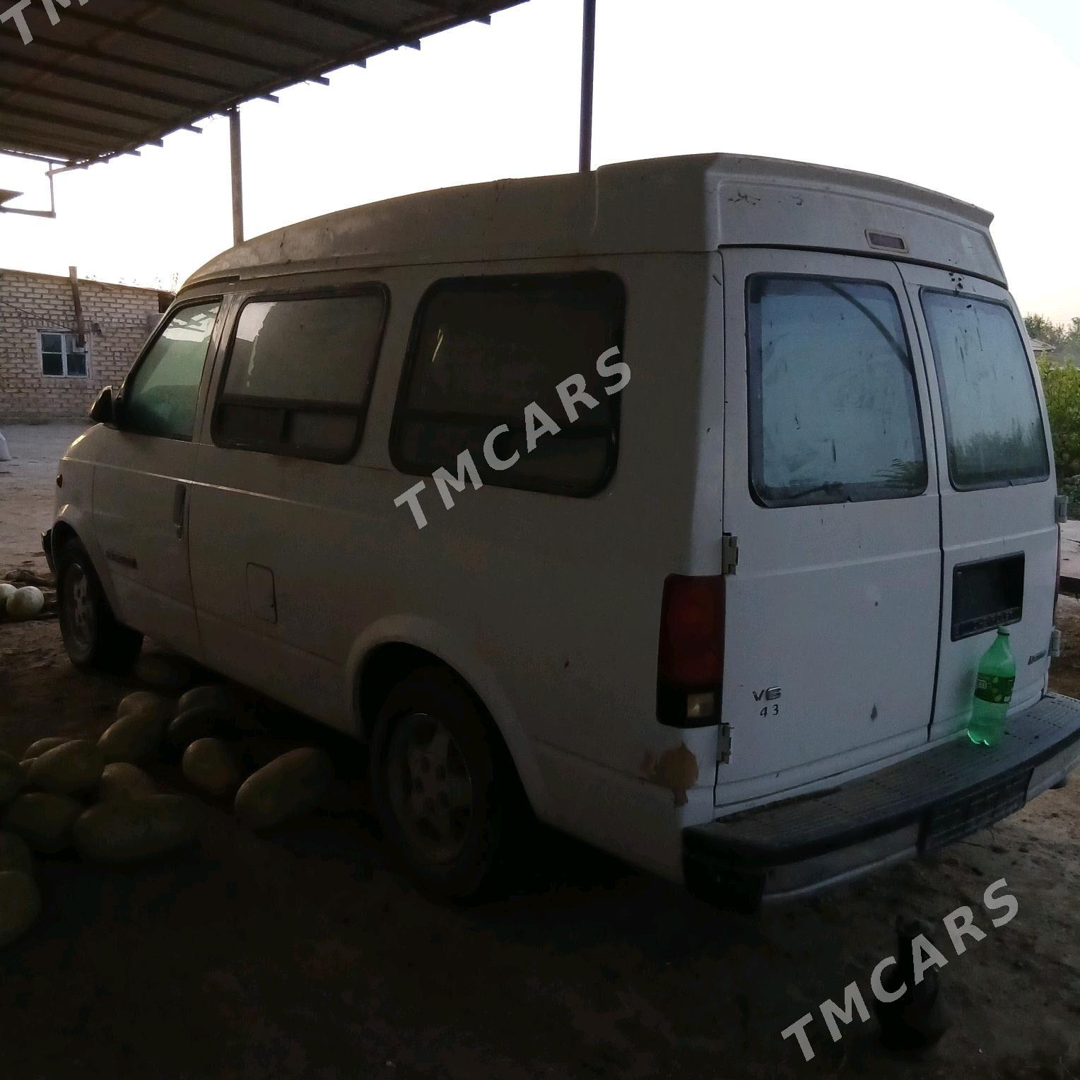 Chevrolet Astro 1995 - 45 000 TMT - Ýaşlyk - img 2