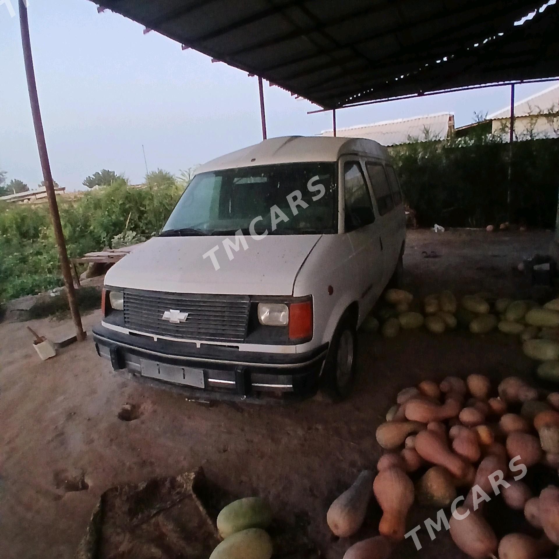 Chevrolet Astro 1995 - 45 000 TMT - Ýaşlyk - img 3