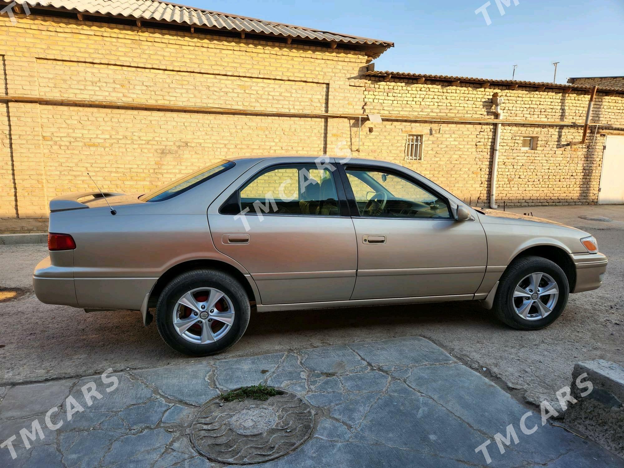 Toyota Camry 2001 - 130 000 TMT - Дашогуз - img 5