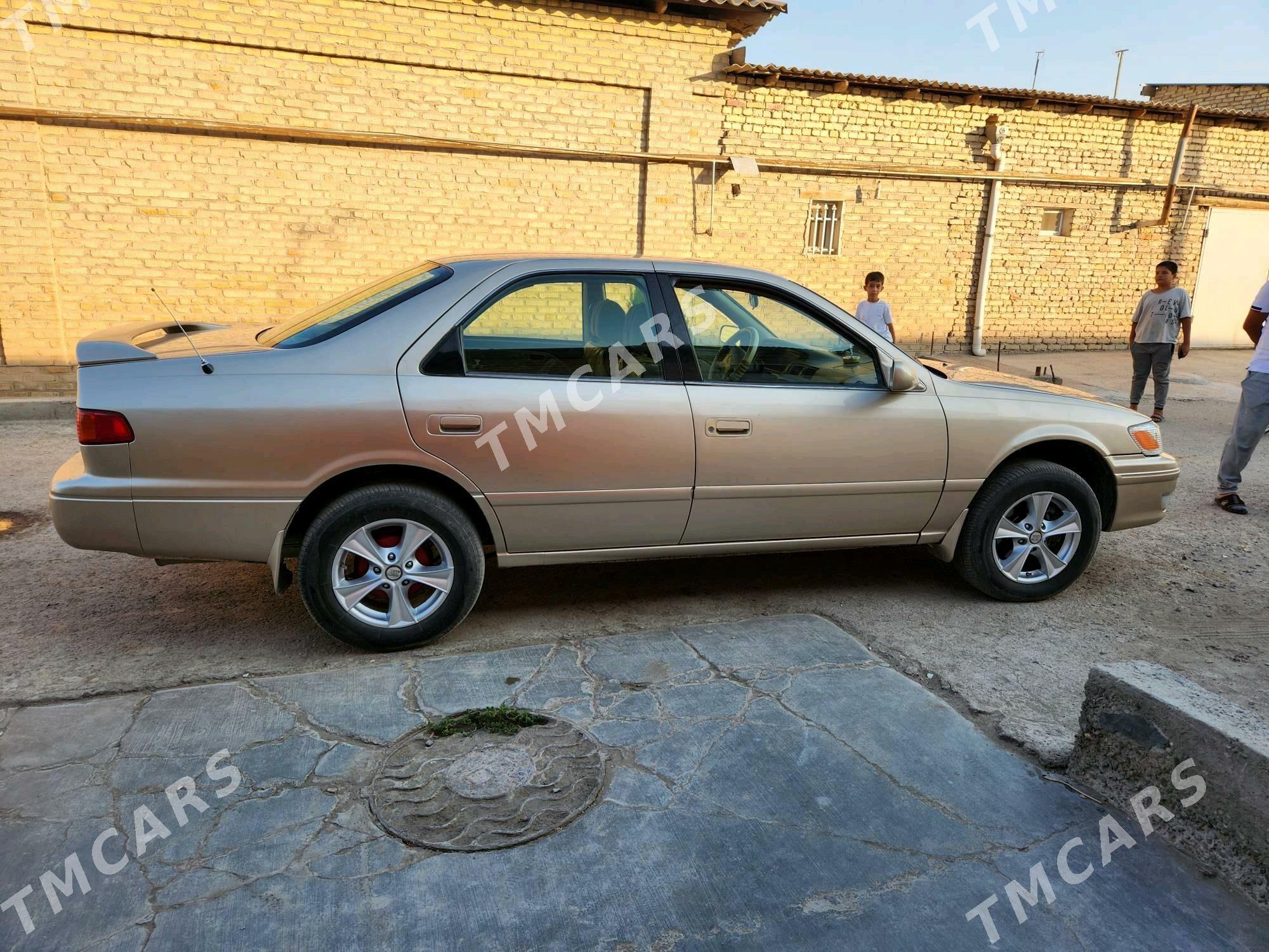 Toyota Camry 2001 - 130 000 TMT - Дашогуз - img 4