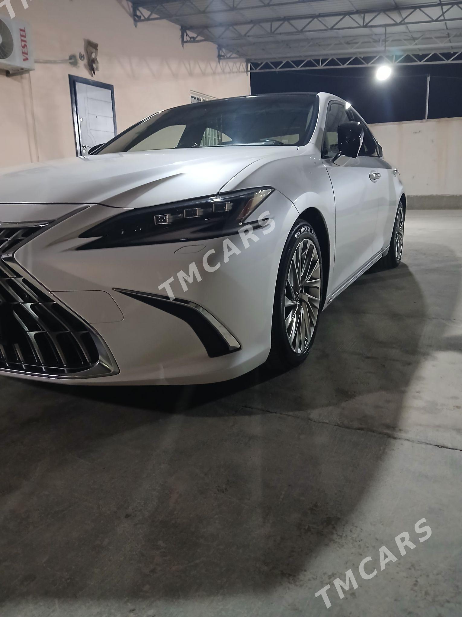 Lexus ES 350 2018 - 745 000 TMT - Gurtly - img 3
