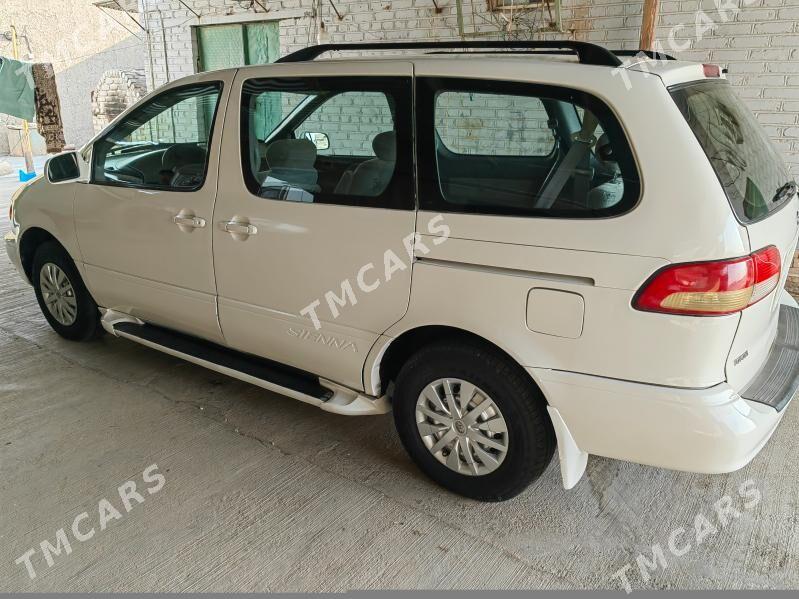 Toyota Sienna 2001 - 160 000 TMT - Sarahs - img 9