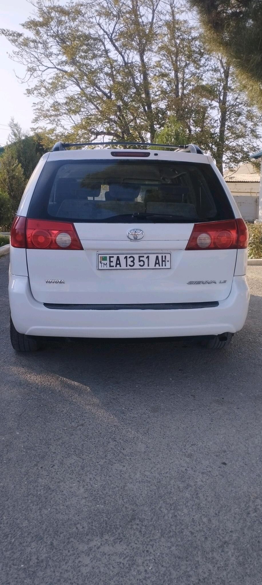 Toyota Sienna 2009 - 180 000 TMT - Бахарден - img 4