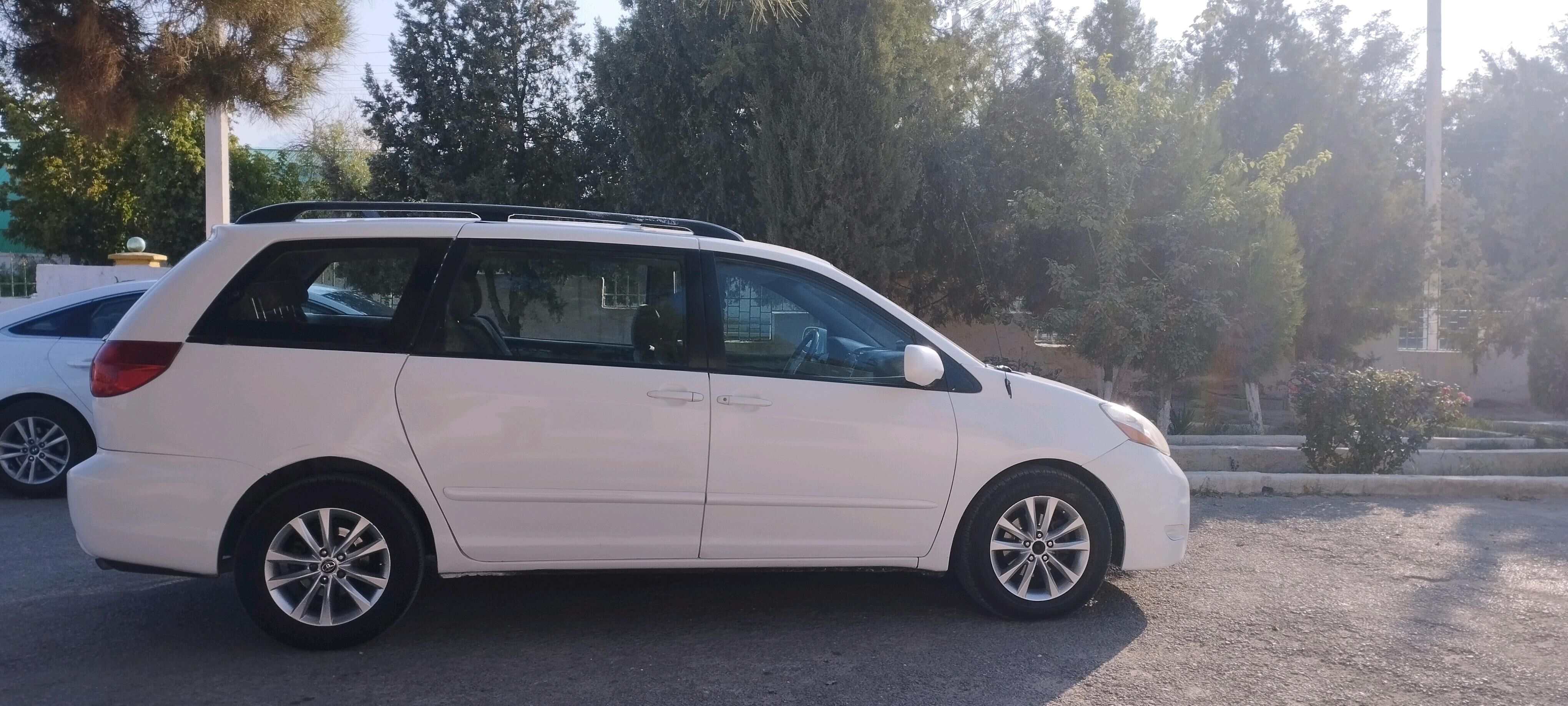 Toyota Sienna 2009 - 180 000 TMT - Бахарден - img 5