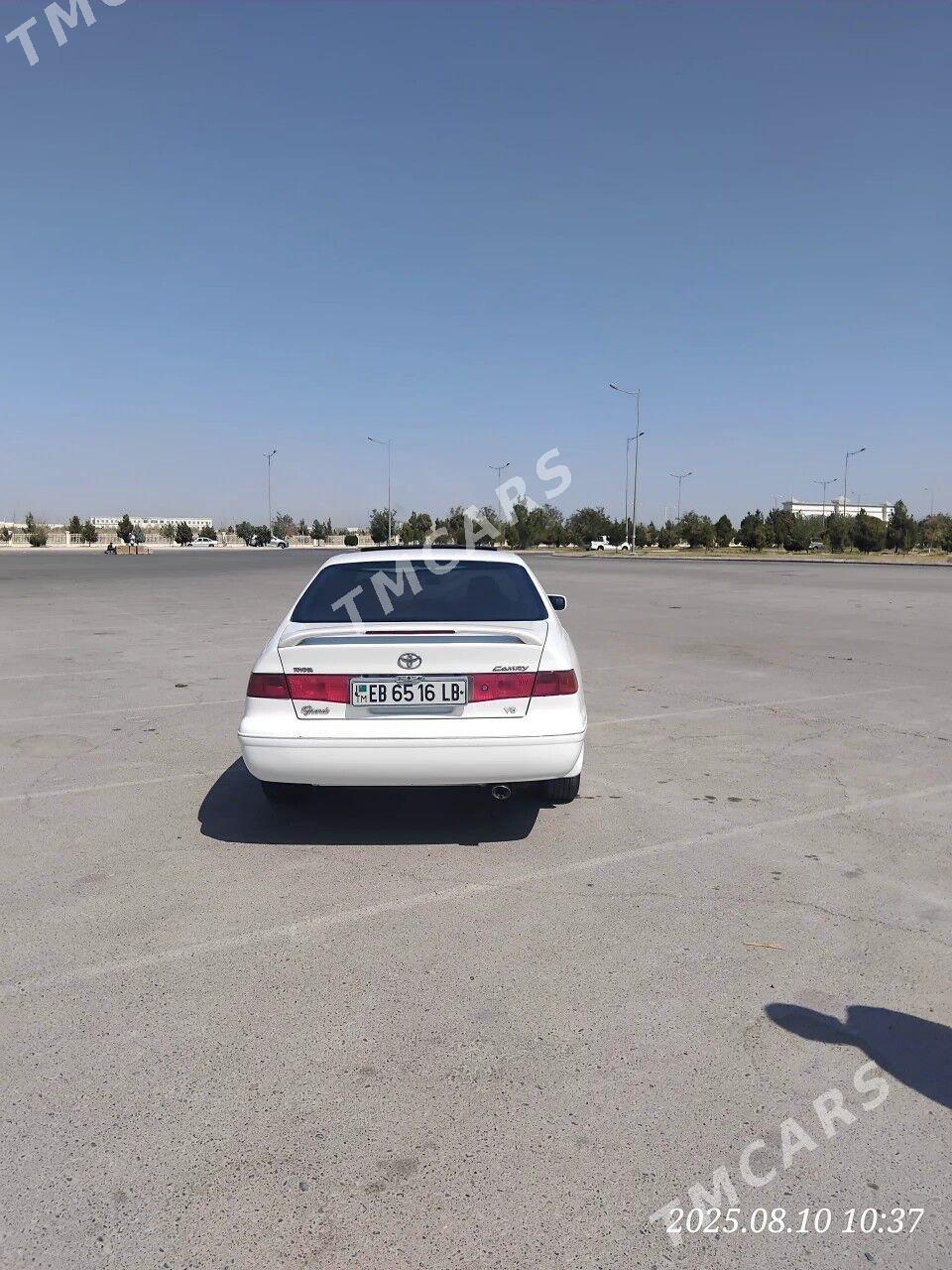 Toyota Camry 2000 - 145 000 TMT - Dänew - img 4