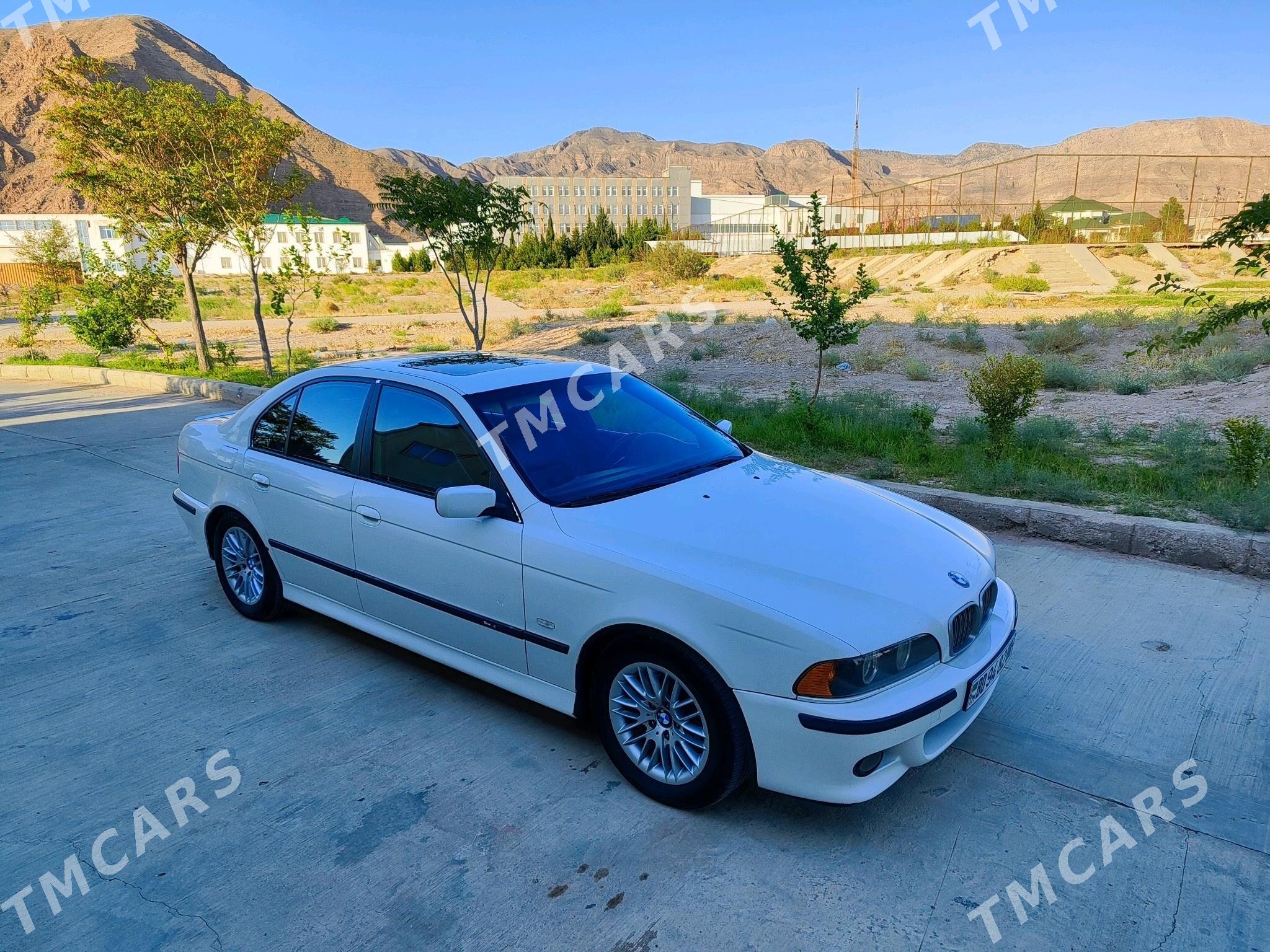 BMW E39 2002 - 120 000 TMT - Балканабат - img 2