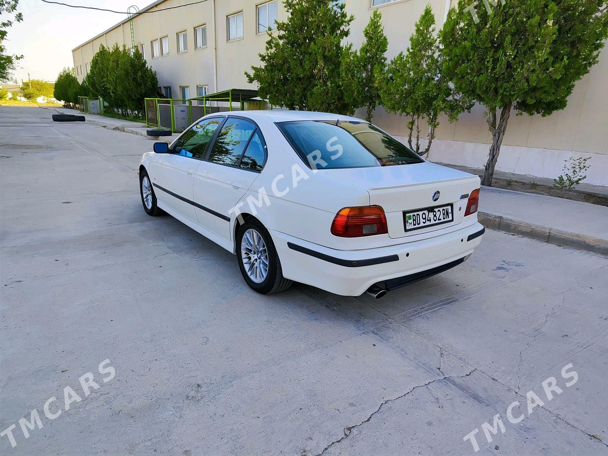 BMW E39 2002 - 120 000 TMT - Балканабат - img 5