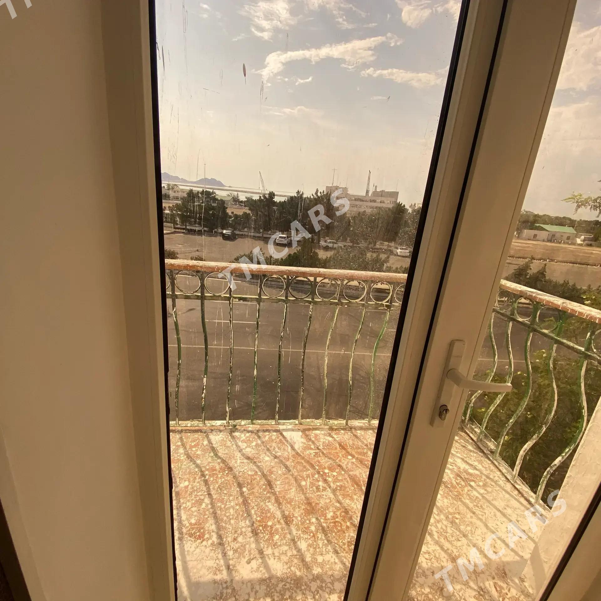 Продам 3 ком 3 этаж - Türkmenbaşy - img 6